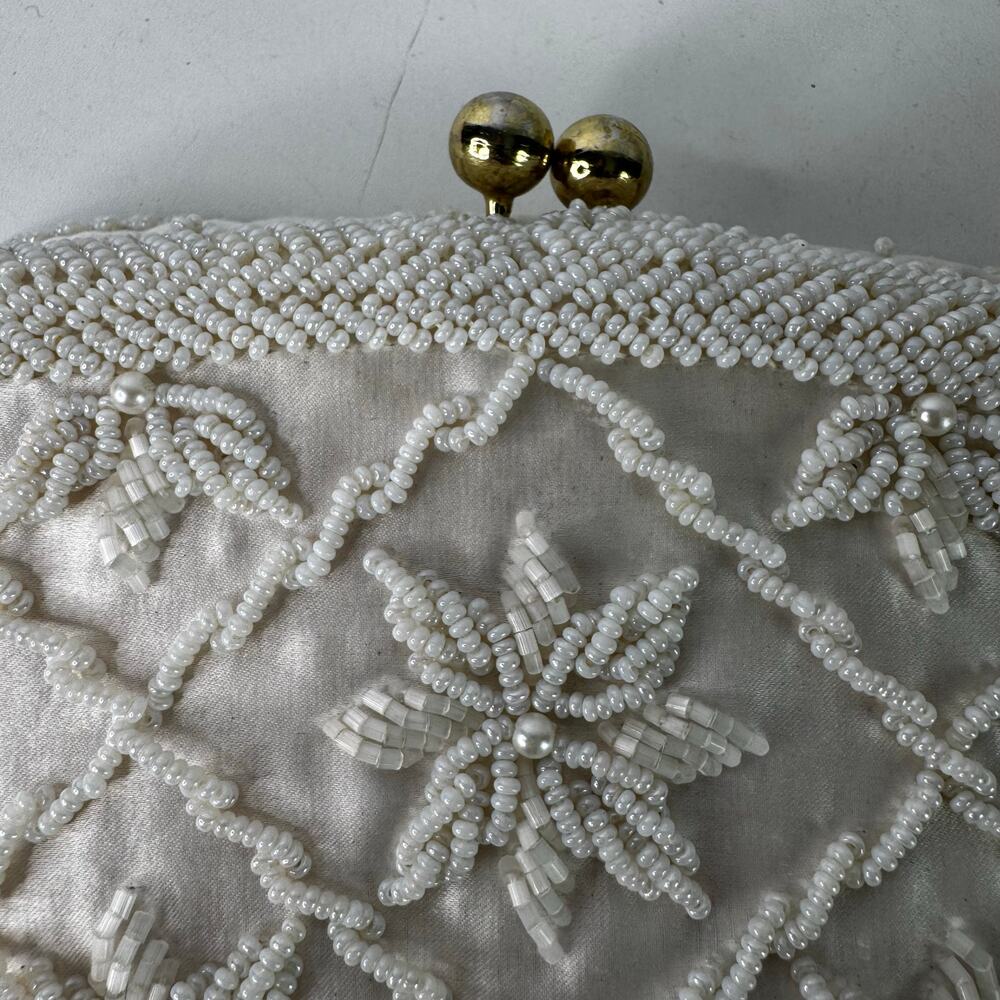 Vintage Mid Century Beaded Clutch Folding Lock Satin Lining Prom Wedding READ - Picture 2 of 8